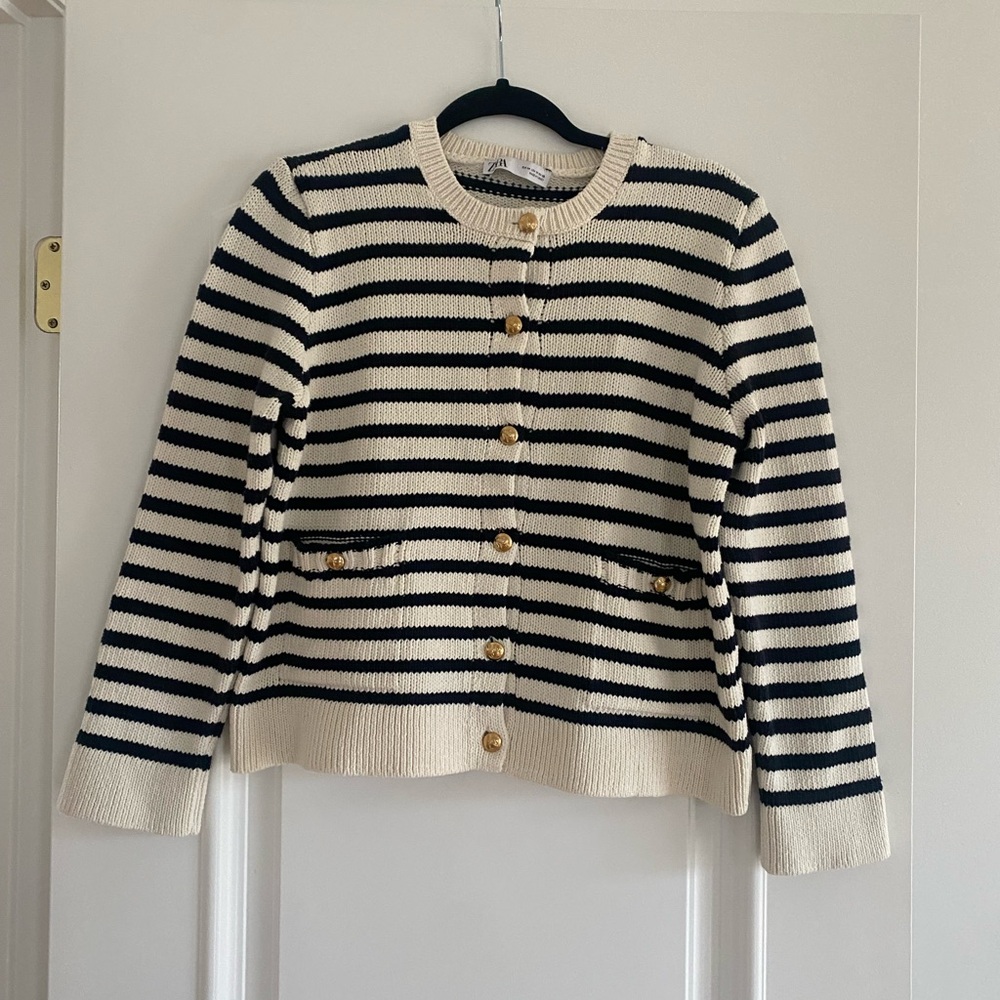 ✨ZARA Chic Navy & Ivory Striped Knit Cardigan – Gold Button Detail✨